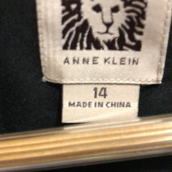 Anne Klein black cap sleeve dress with red belt - Picture 2 of 7